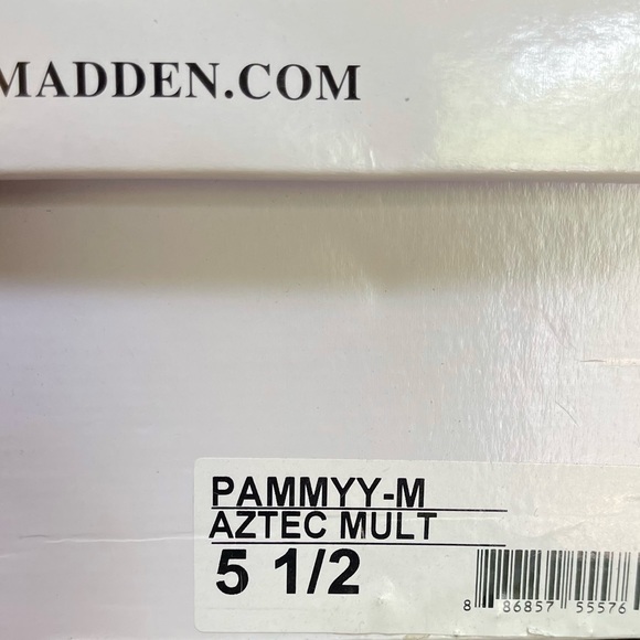 Steve Madden shoes | Aztec Pammyy Wedges | Red & Blue - Picture 2 of 5